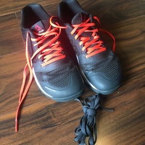 Reebok Training Women’s 7.5 athletic shoes